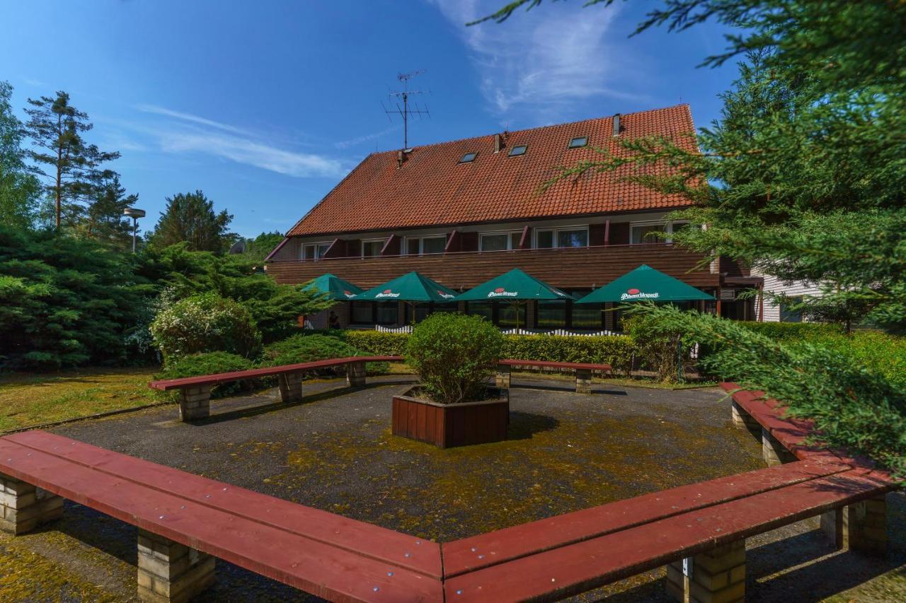 Hotel Hladina Nebrich Екстериор снимка