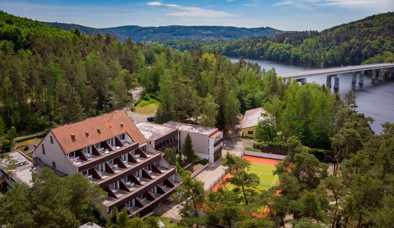 Hotel Hladina Nebrich Екстериор снимка