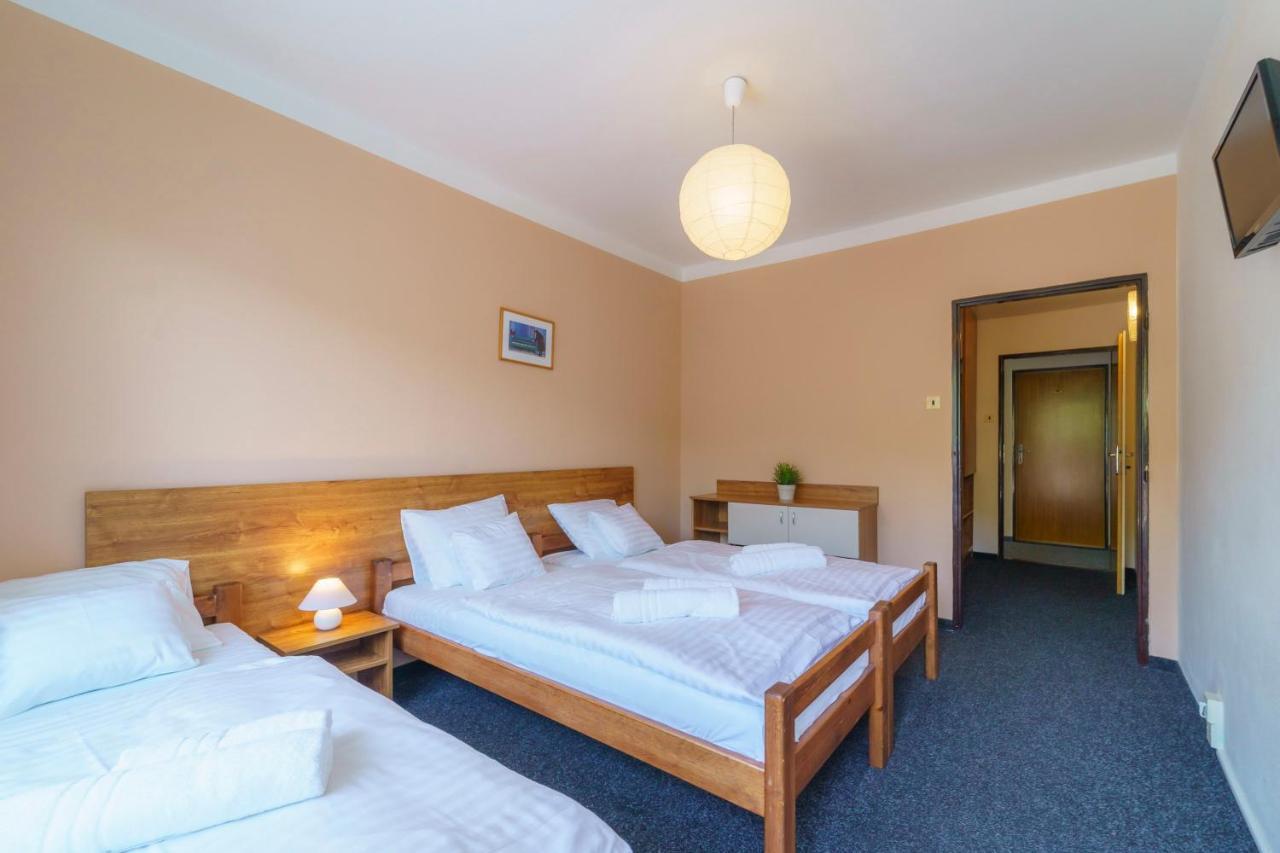 Hotel Hladina Nebrich Екстериор снимка