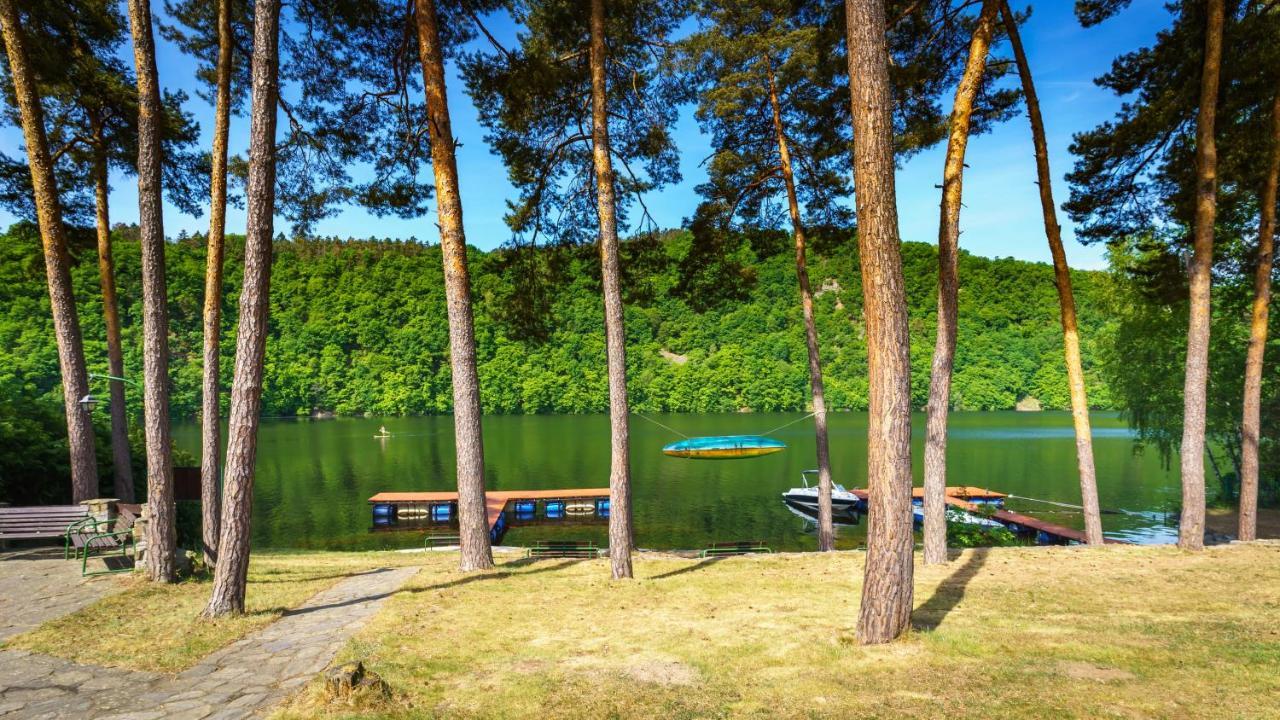 Hotel Hladina Nebrich Екстериор снимка