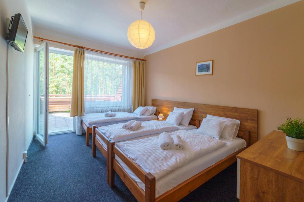 Hotel Hladina Nebrich Екстериор снимка