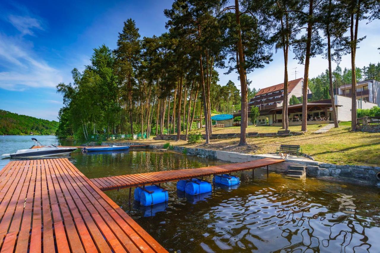 Hotel Hladina Nebrich Екстериор снимка