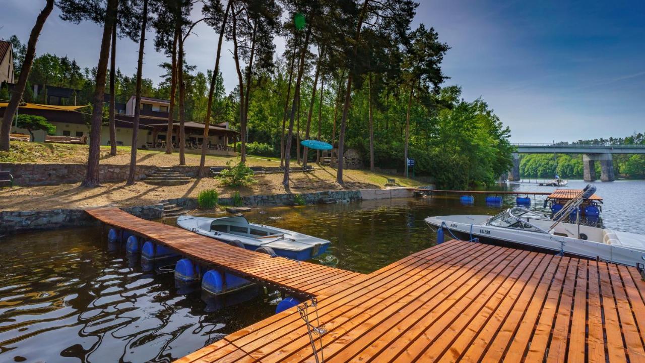 Hotel Hladina Nebrich Екстериор снимка